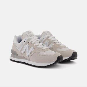 NWT New Balance 574 Retro Sneakers in Nimbus Cloud and White
